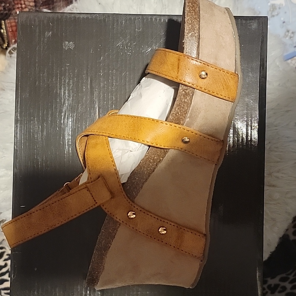 Cute wedged sandals